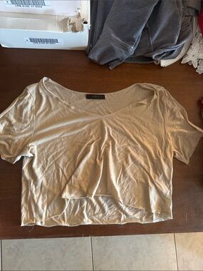 SHEIN Beige Cropped V-Neck Short Sleeve Top